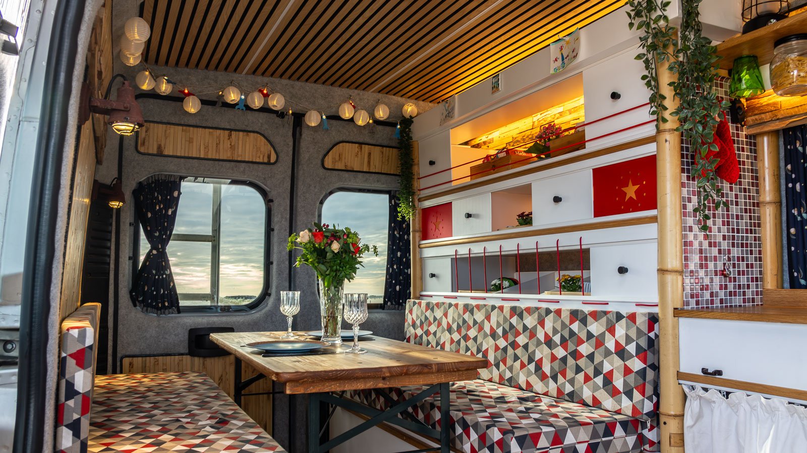 Innenausbau einer Arty Van Camper Creation